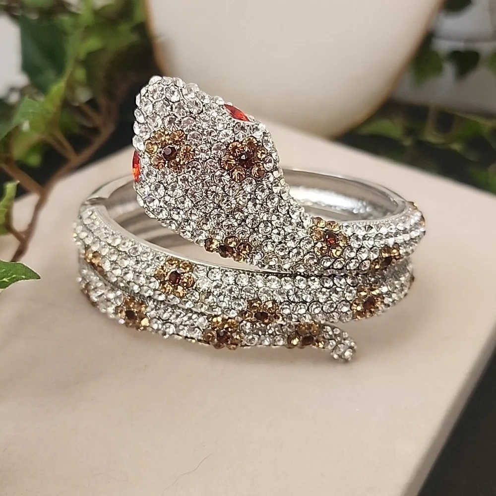 Vintage Silver Crystal Cobra Snake Hinge / Clamper Bracelet